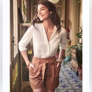 🇫🇷 Sezane — Beautiful Brown Shorts, ‘Rome’ —pleated, & a removable tie belt. 🇫🇷